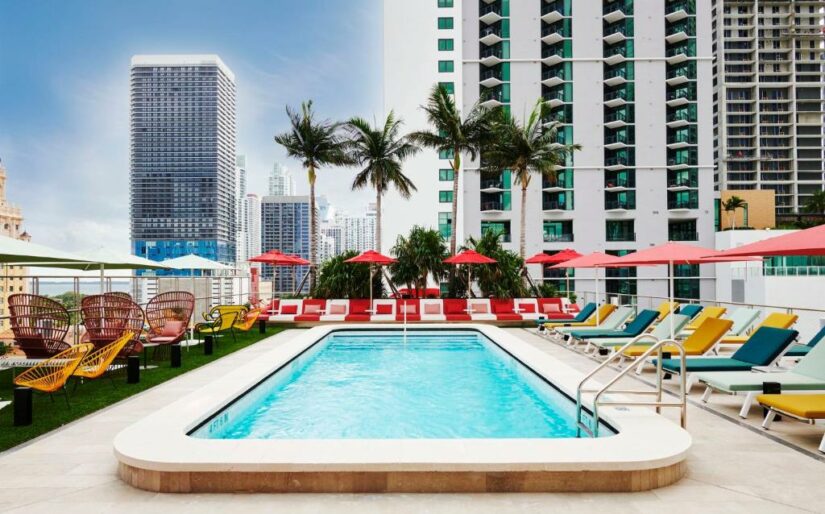 hotel em Miami com piscina 
