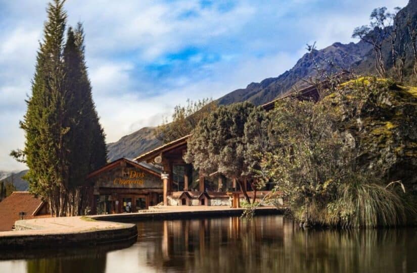 Hotel na floresta no Equador com vista para o lago