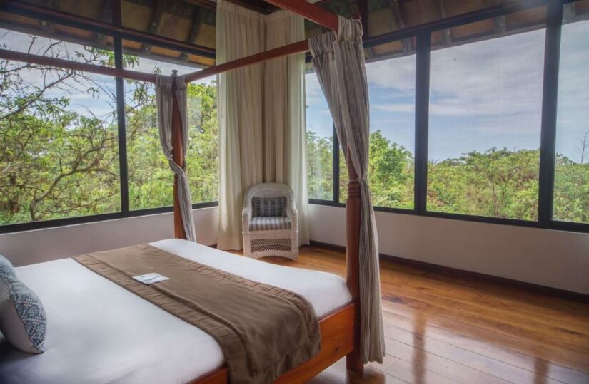 Hotel na floresta no Equador perto da praia