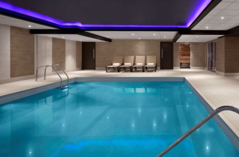 Qual o melhor hotel com piscina em Edimburgo?