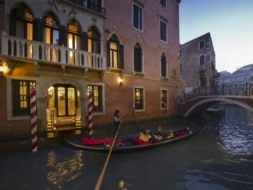 Hotel 4 estrelas bem localizado em Veneza
