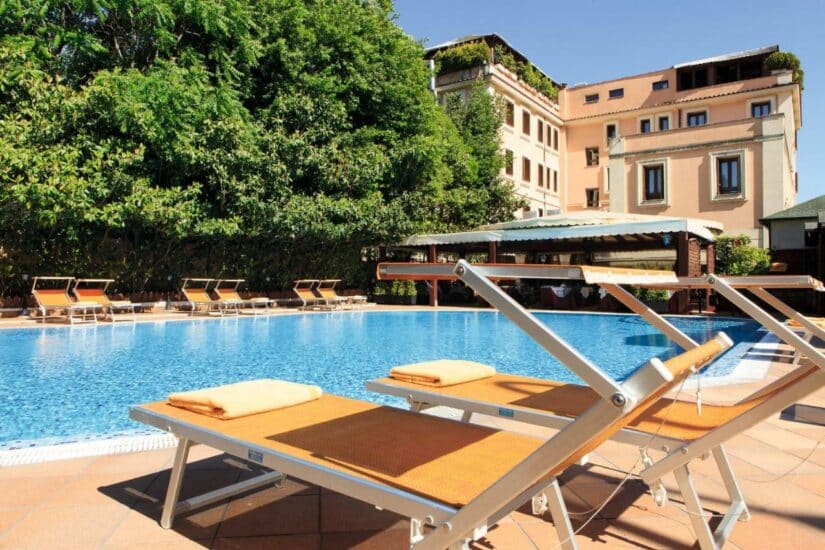 hotel com piscina aquecida em Roma
