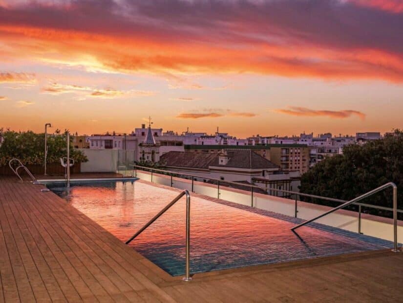 Hotéis 3 estrelas em Sevilha com piscina