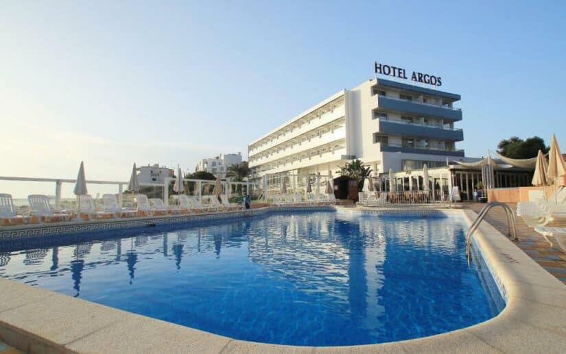 Hotéis 4 estrelas baratos em Ibiza