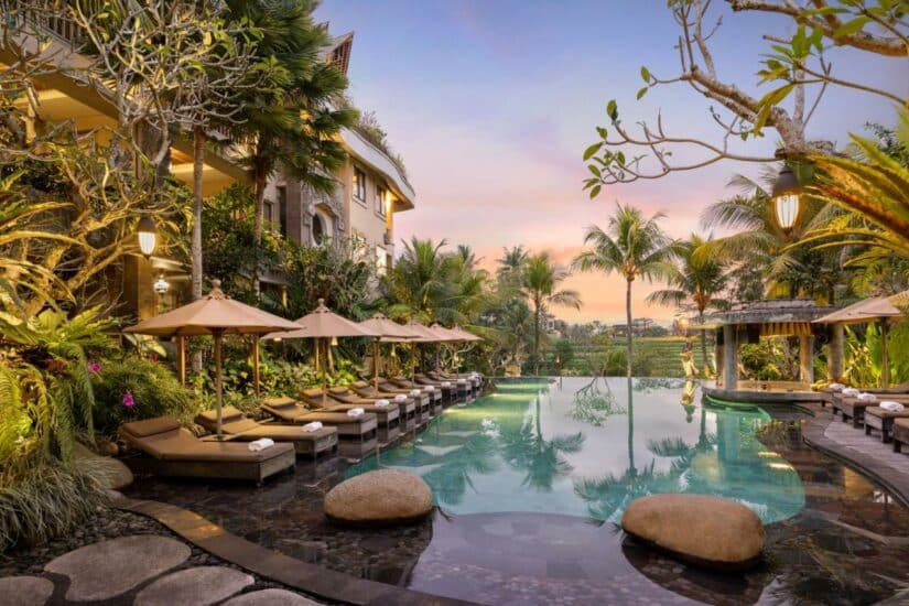 hotel 5 estrelas com jacuzzi em Bali 
