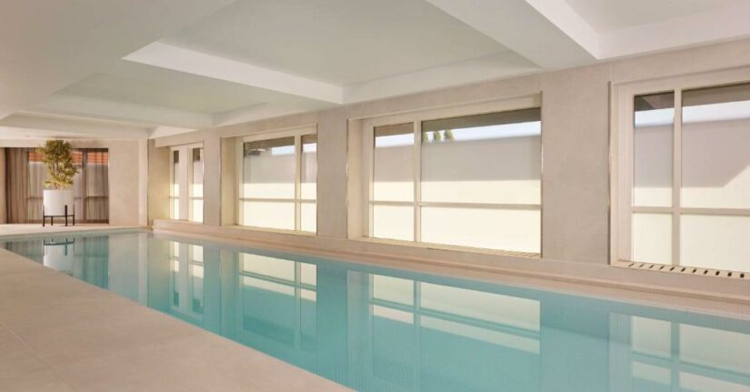 hotel com piscina grande em Londres
