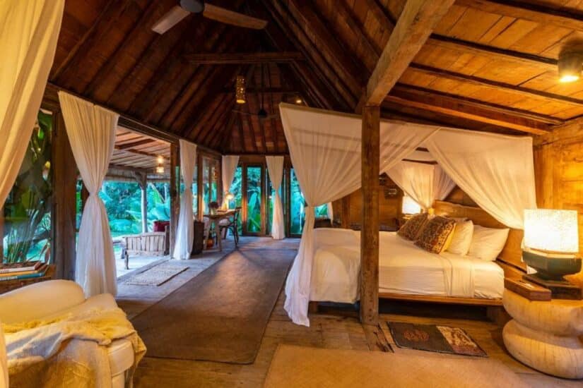 Hotéis de bambu em Bali com hidro