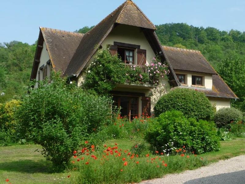 Hotéis com estacionamento gratuito em Giverny
