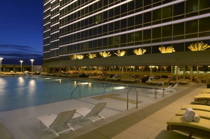 Hotel com piscina em Las Vegas luxuoso