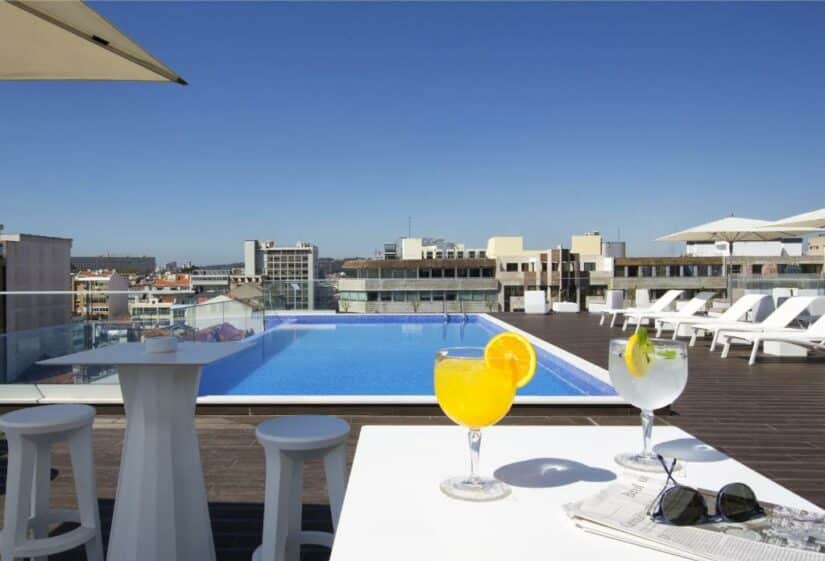 hotel com piscina grande em Lisboa
