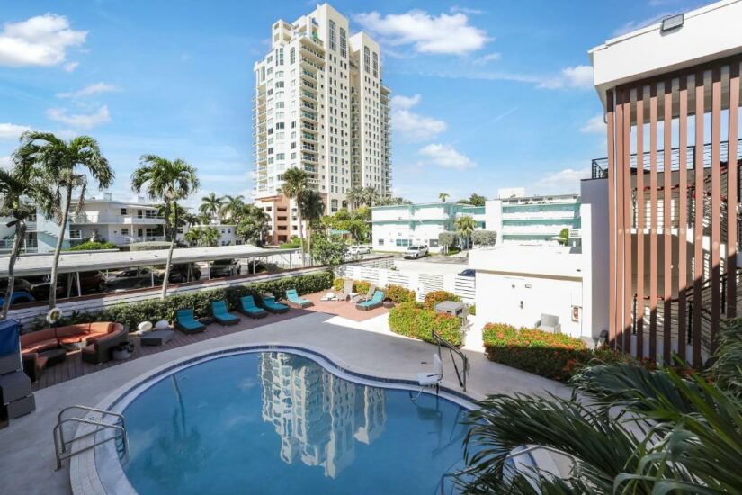hotel a poucos metros da praia em Fort Lauderdale