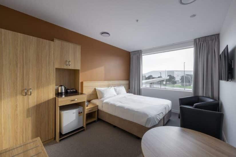 Hotel 3 estrelas bem localizado em Auckland

