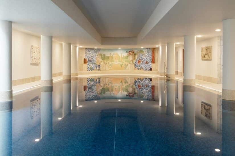 Hotel com piscina coberta em Dublin
