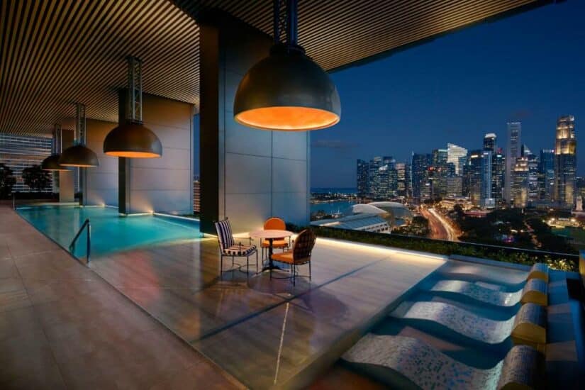 hotel com piscina de borda infinita em Singapura estadia