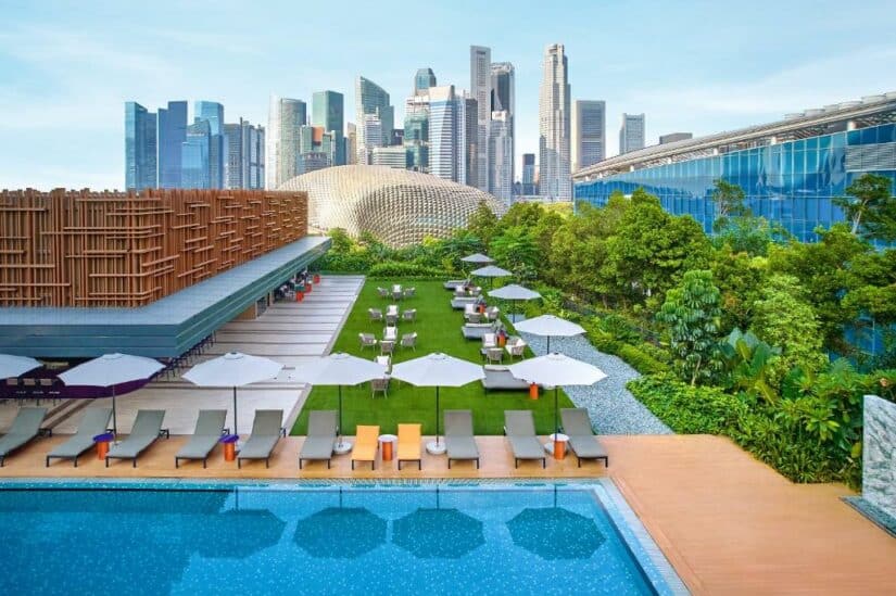hotel com piscina de borda infinita em Singapura valor