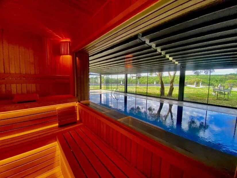 hotel perto do aeroporto de Istambul com piscina

