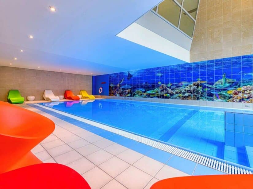 hotéis 4 estrelas com piscina em Zurique