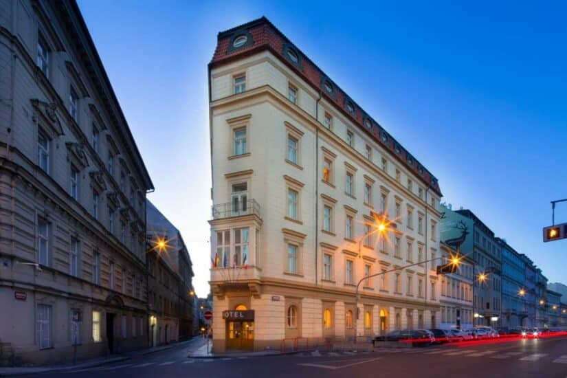 hotel perto da principal estação central de Praga
