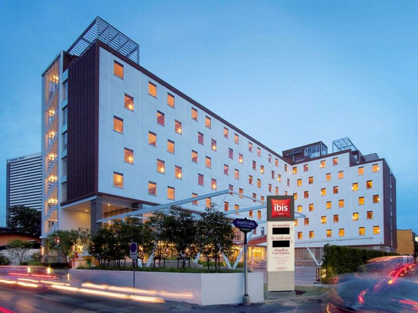 ibis bangkok booking