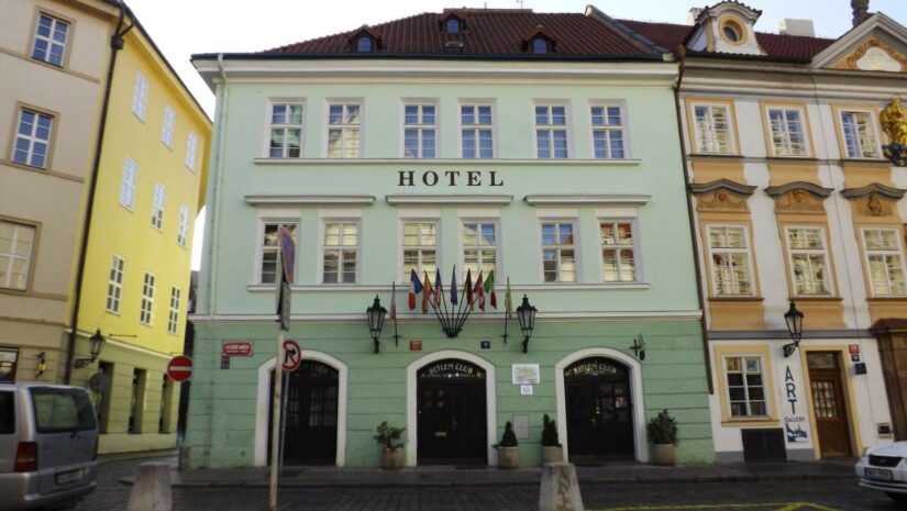 hotel perto dos pontos turisticos em Praga
