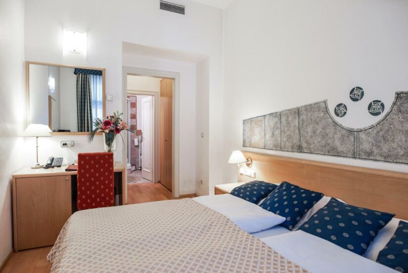 hotel barato em Praga com nota boa
