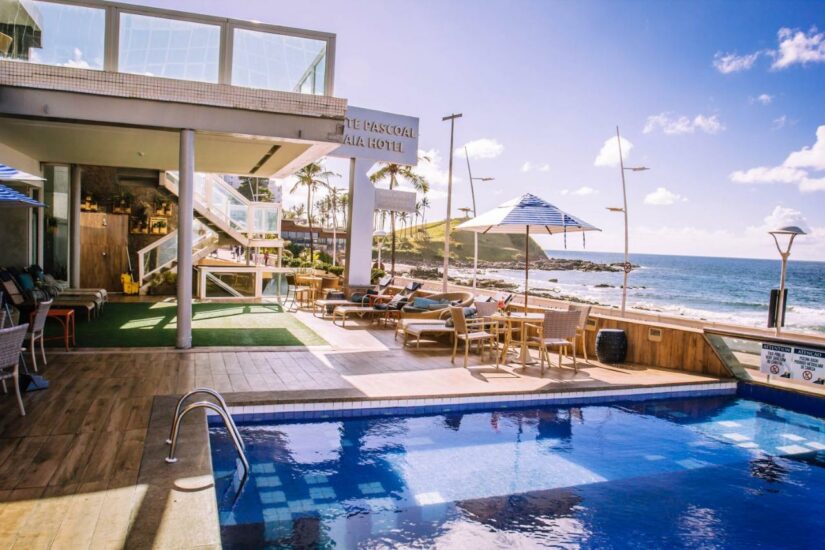 hotel de frente para a praia em Salvador
