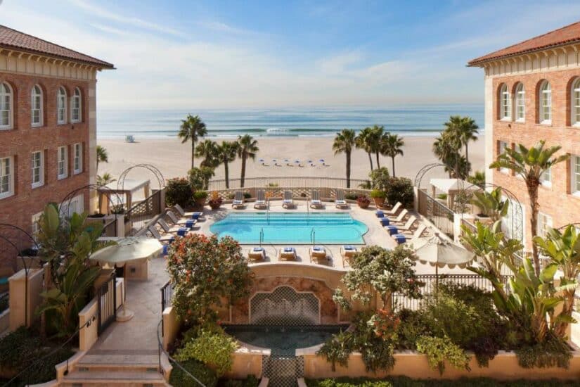 Hotel de luxo em Los Angeles beira-mar