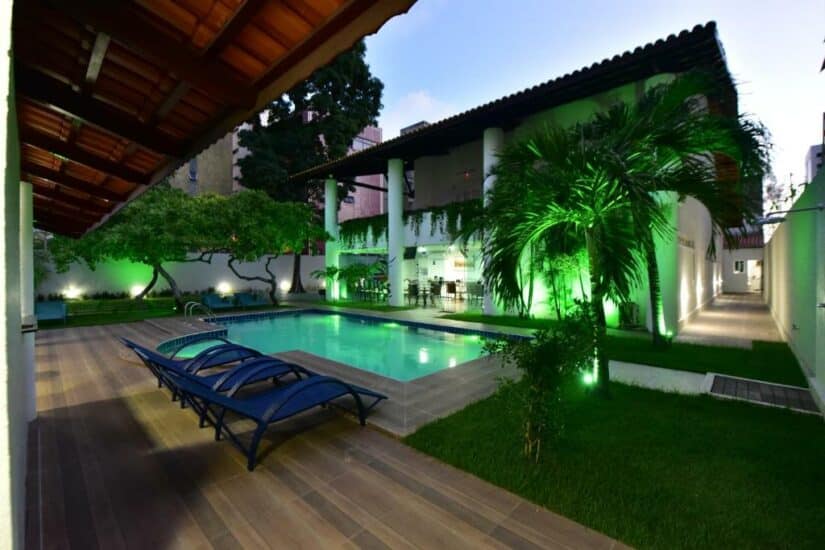 hotéis perto do Centro de Convenções em Fortaleza com piscina