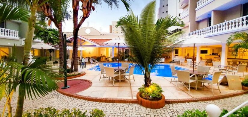 hotéis 4 estrelas na Av. Abolição em Fortaleza
