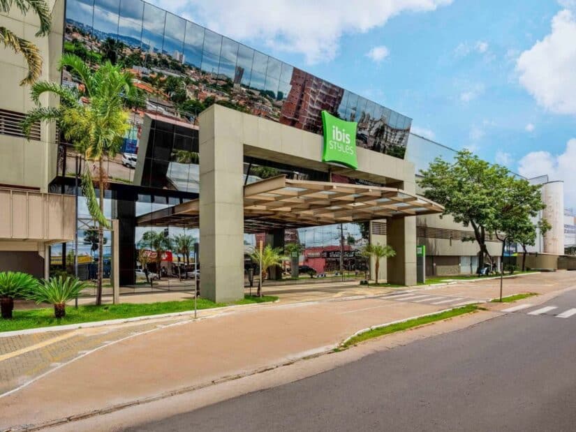 hotéis com transfer para aeroporto em Goiânia
