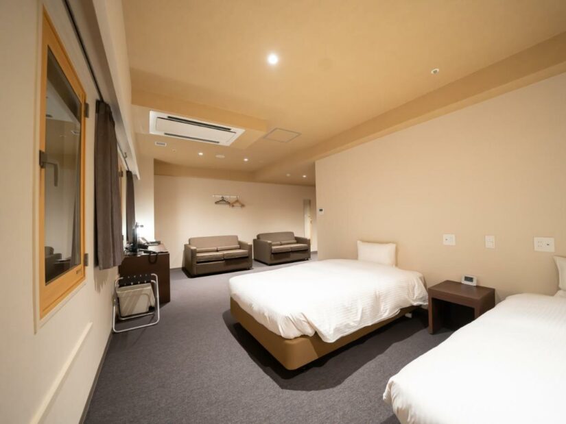hotel barato em Osaka com nota boa
