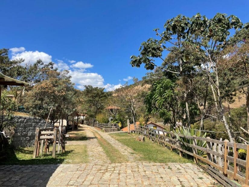 Hotel em Passa Quatro no campo