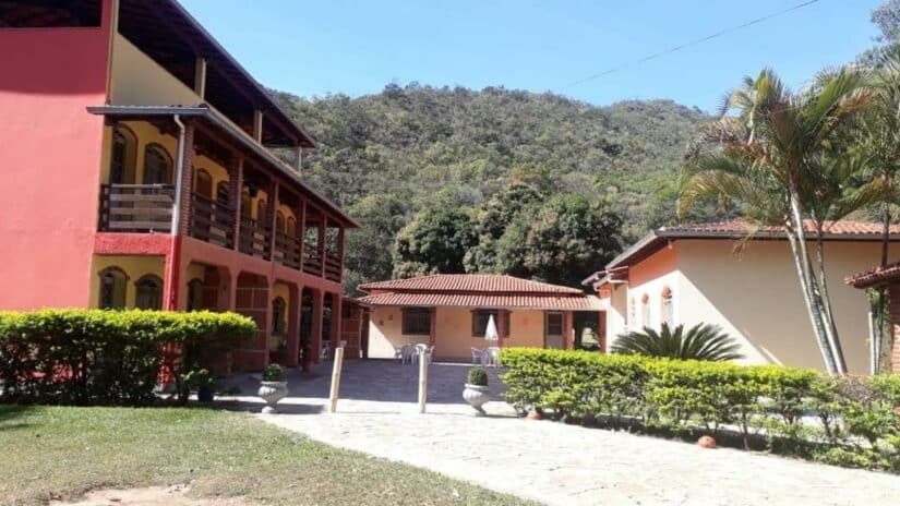 Hotel fazenda com cachoeira em Minas Gerais