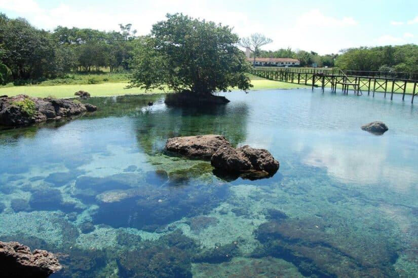Lago espelhado Goiás