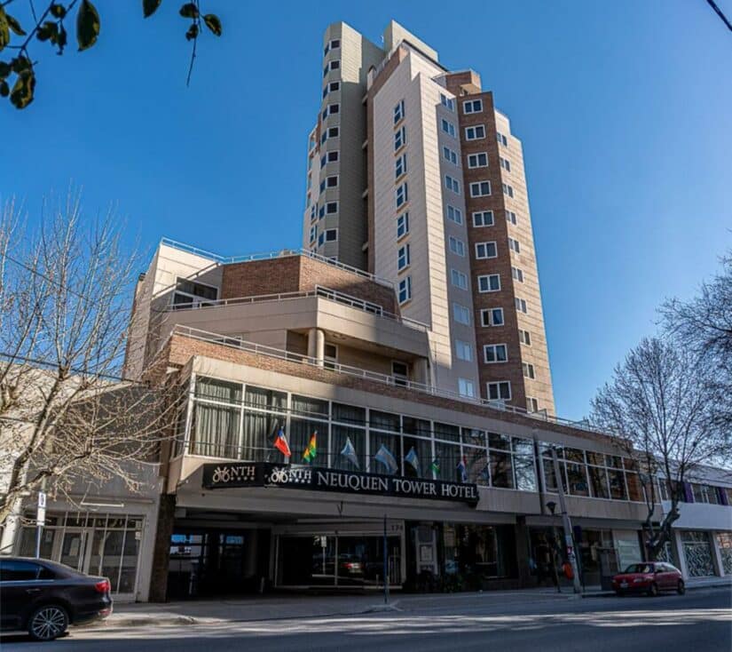 Hotel com piscina em Neuquén
