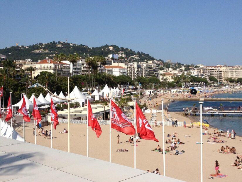 Guia completo: onde se hospedar bem em Cannes em 2026