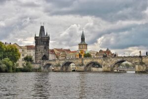 Seguro viagem para Praga: melhor cobertura para sua saúde