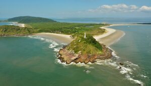 Onde ficar na Ilha do Mel: melhores regiões e hotéis