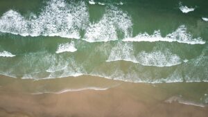 Onde ficar no Guarujá: 4 praias com ótimos hotéis