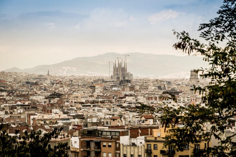 Onde ficar em Barcelona: guia dos melhores bairros em 2026