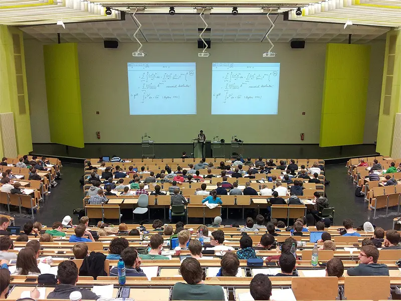 é caro estudar no méxico