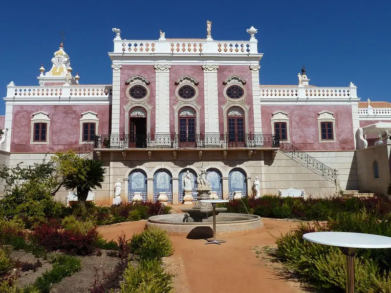 palácio em Estói o que conhecer em Portugal
