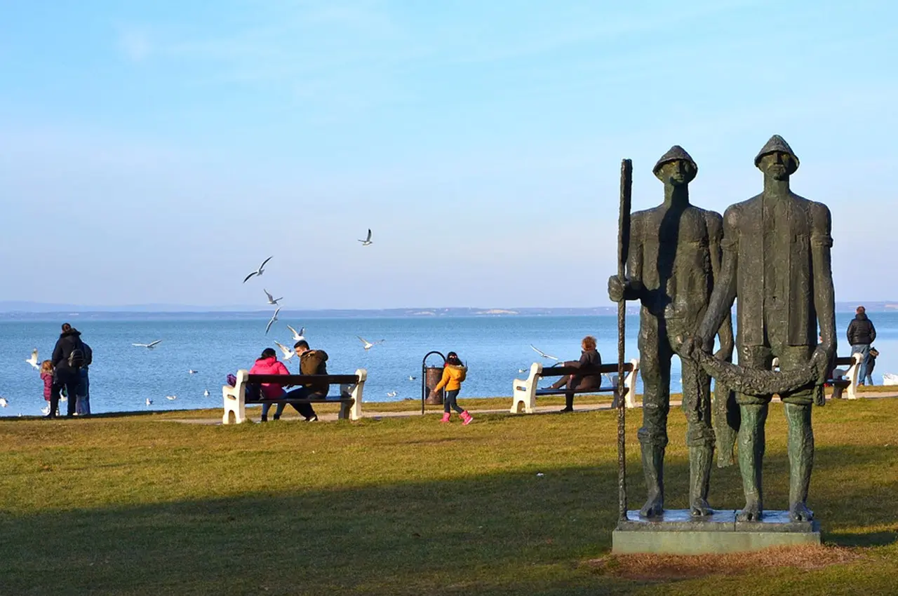 Cidades mais bonitas da Hungria lago balaton